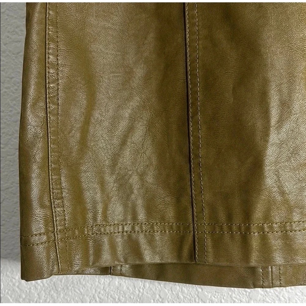 Free People Modern Femme Vegan Leather Suede Mini Skirt Olive Green Size 6 - Picture 2 of 4